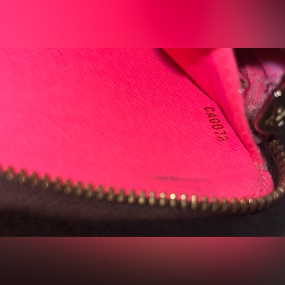 Pink and brown wallet - Picture 12 of 16